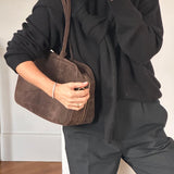 Sac Dana en daim Chocolat - Vibeshunter x Isabelle Farrugia