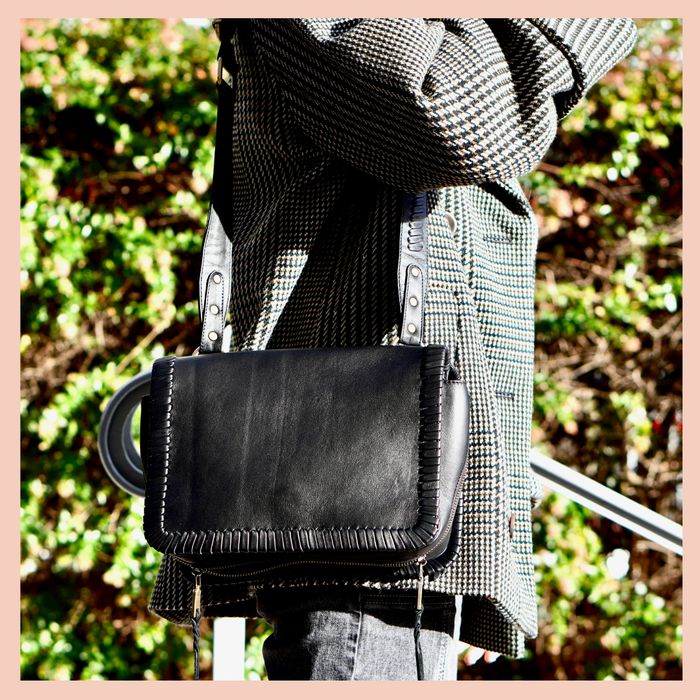 Le nouveau sac Mia en cuir tressé noir