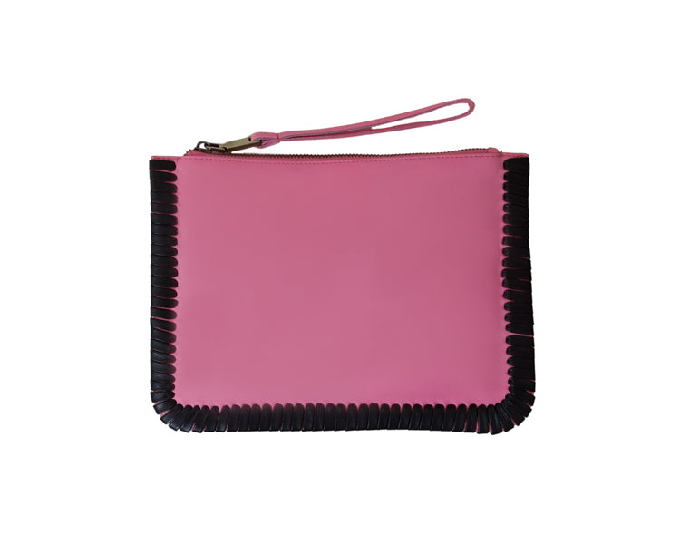 LA POCHETTE ARIELLE TRESSEE A LA MAIN ROSE BONBON ET NOIR